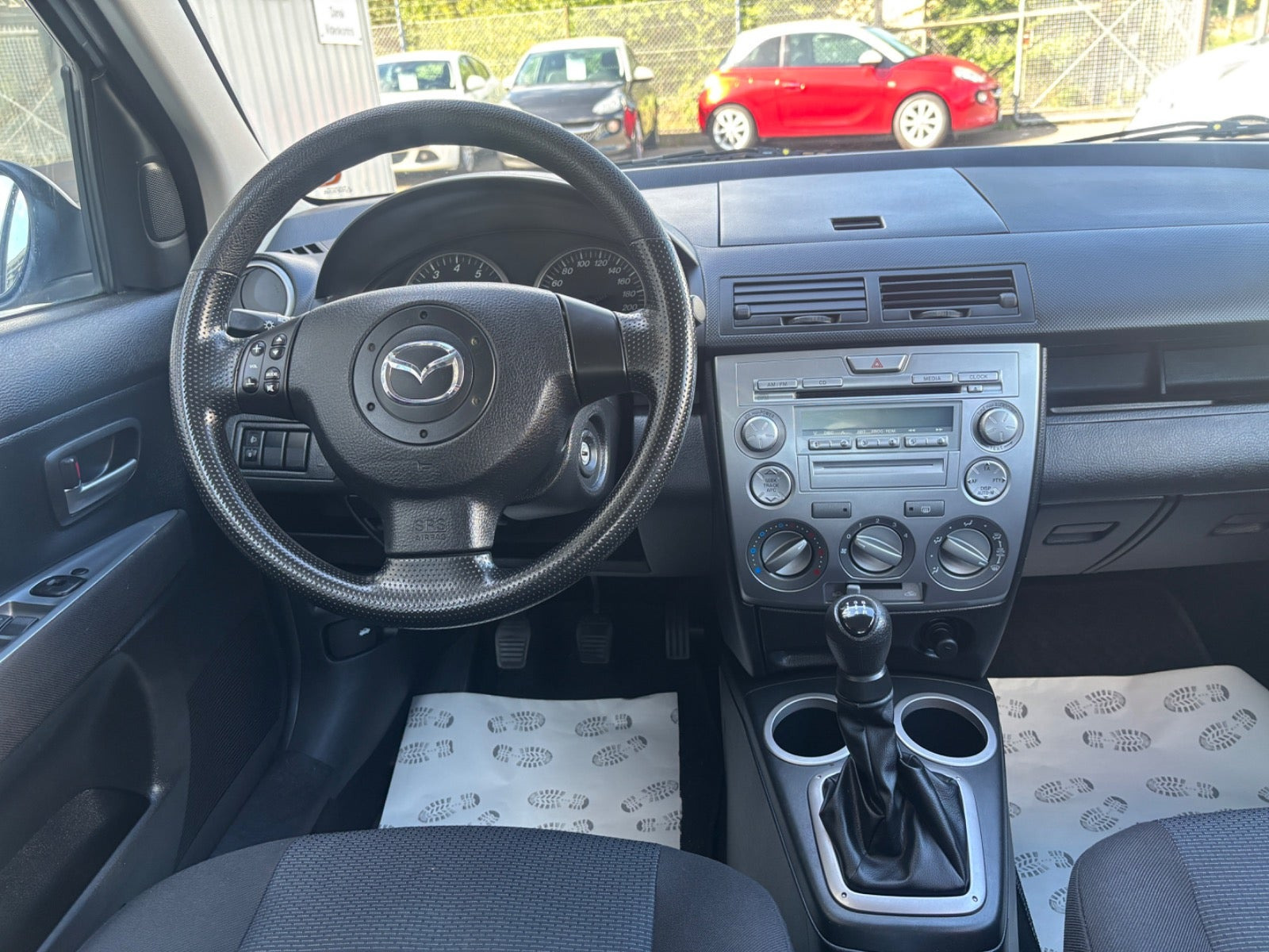 Sølv Mazda 2 fra 2007
