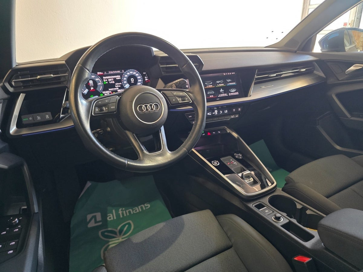 Grå Audi A3 fra 2021