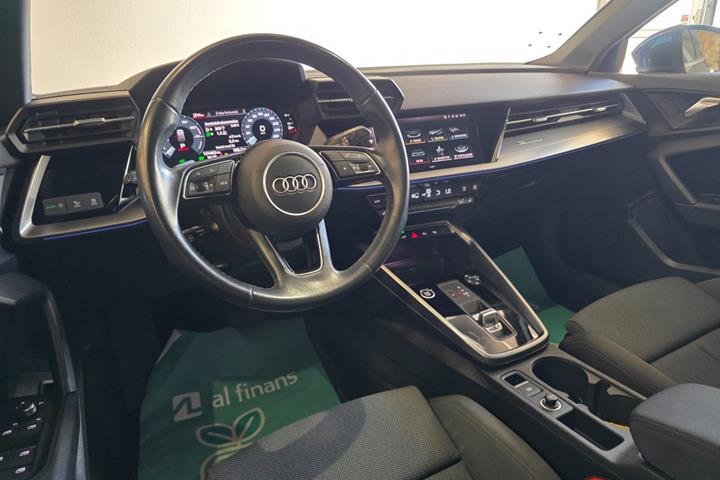 Grå Audi A3 fra 2021