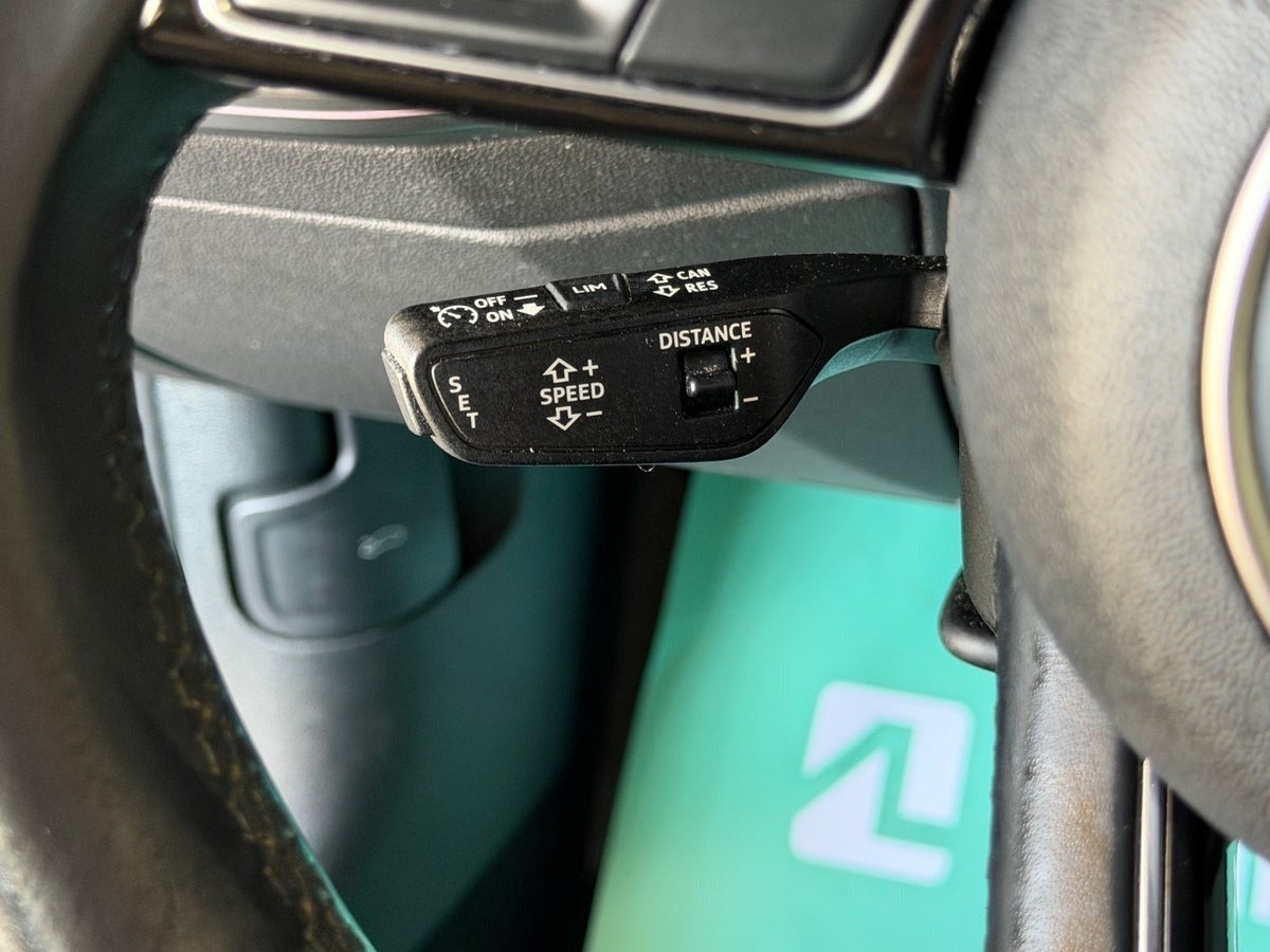 Grå Audi A3 fra 2021