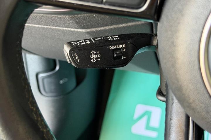 Grå Audi A3 fra 2021