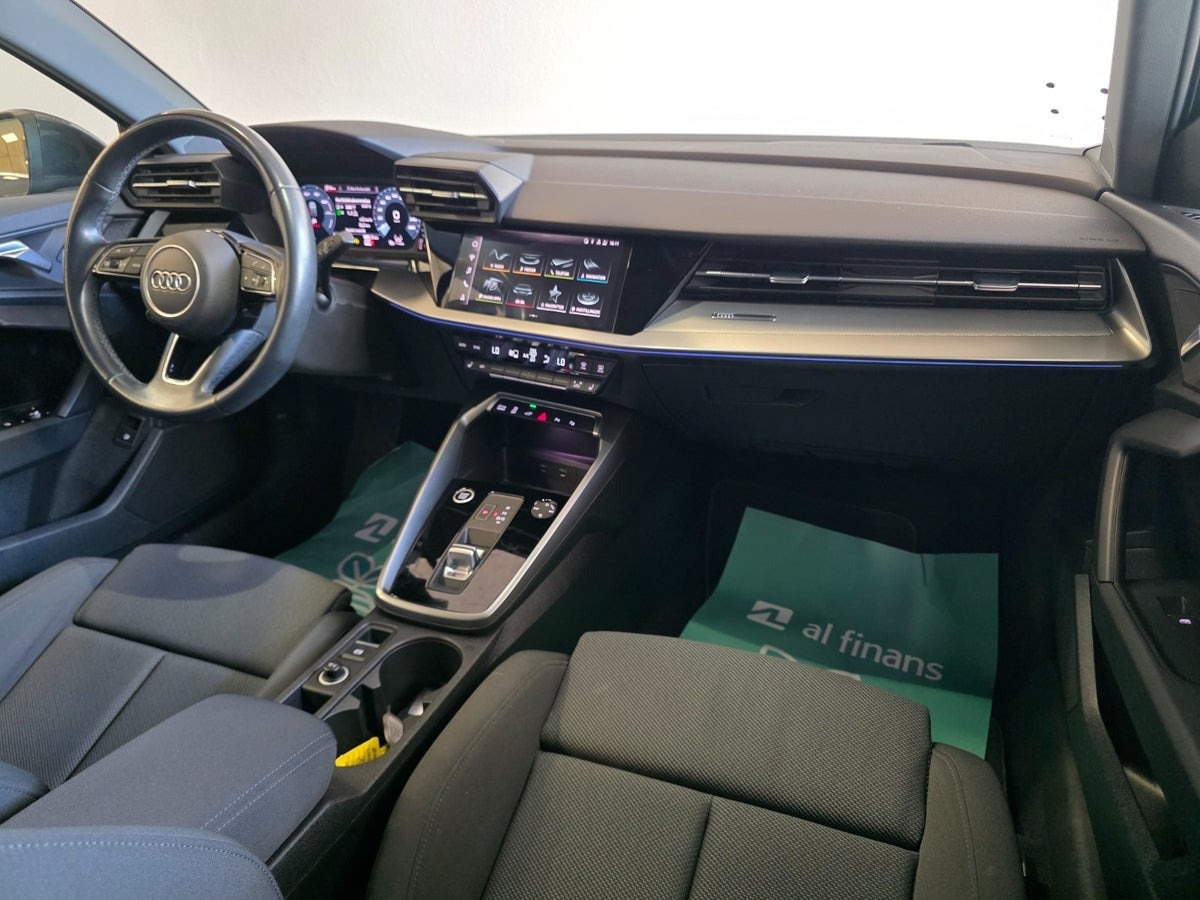 Grå Audi A3 fra 2021