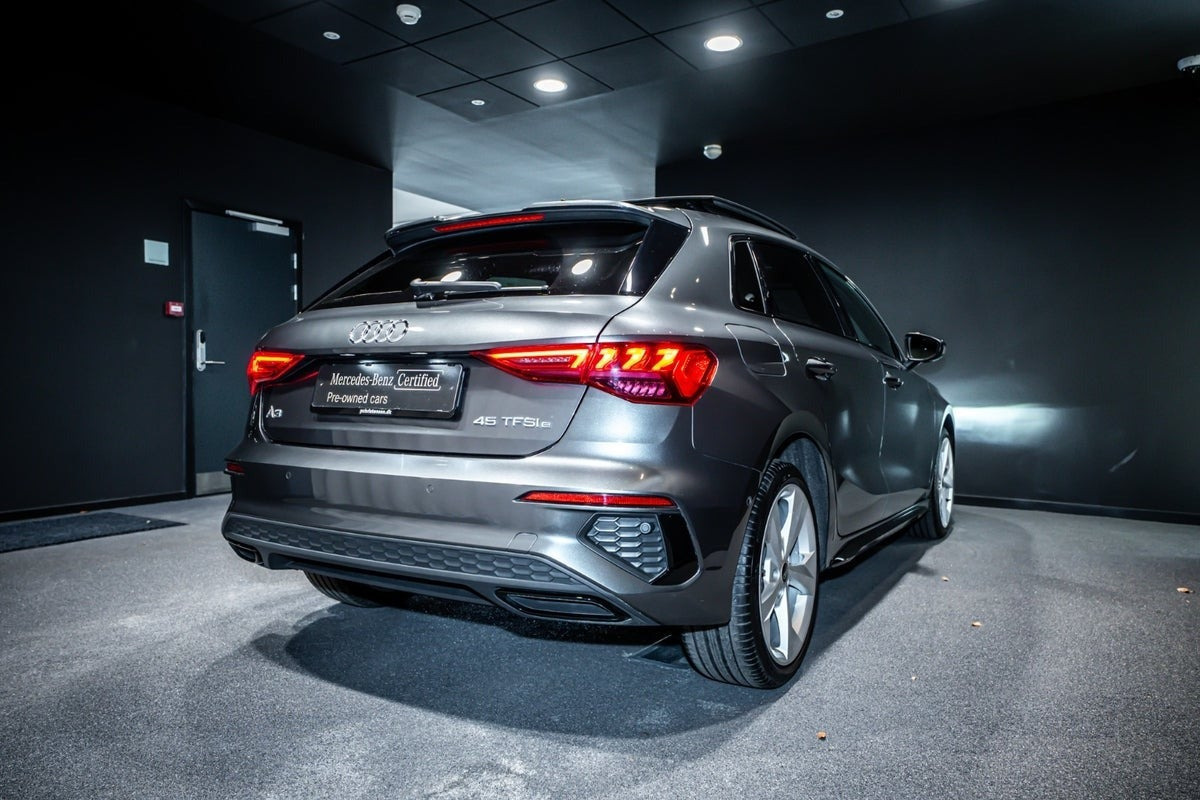 Grå Audi A3 fra 2021