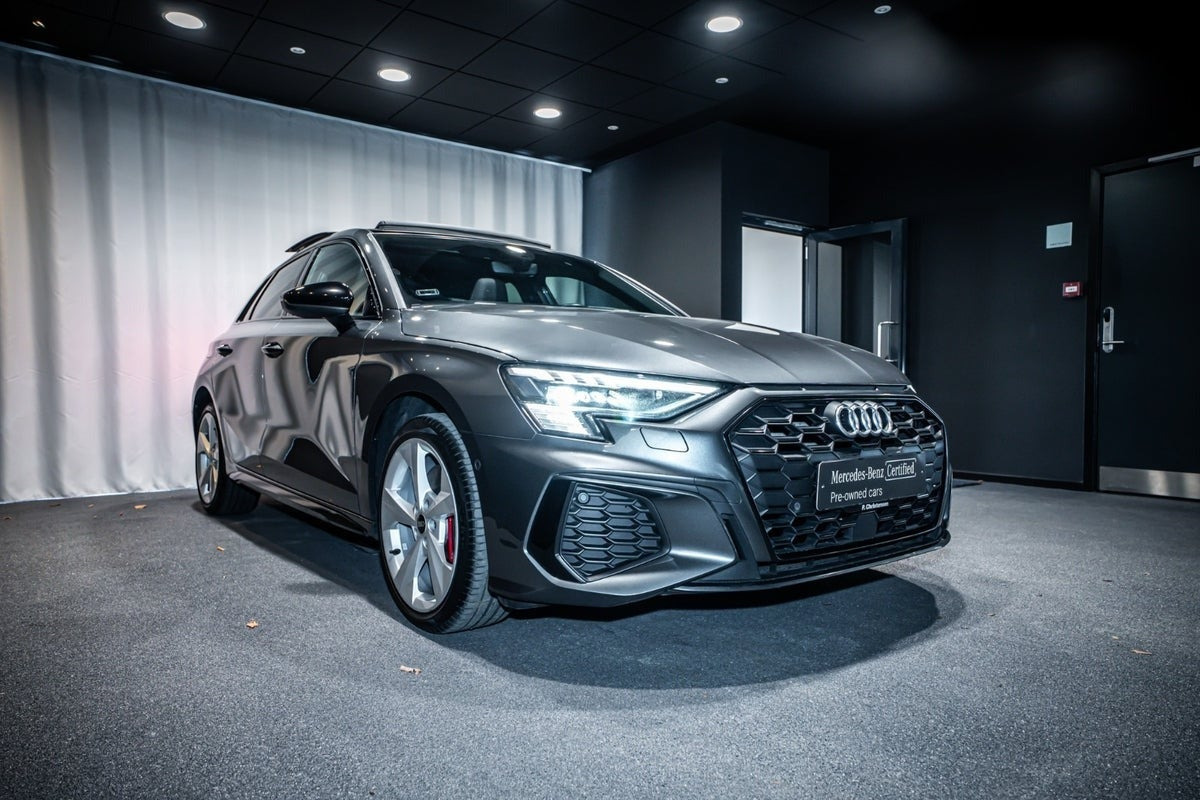 Grå Audi A3 fra 2021