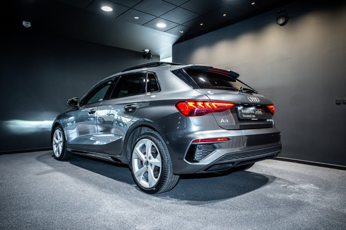 Grå Audi A3 fra 2021