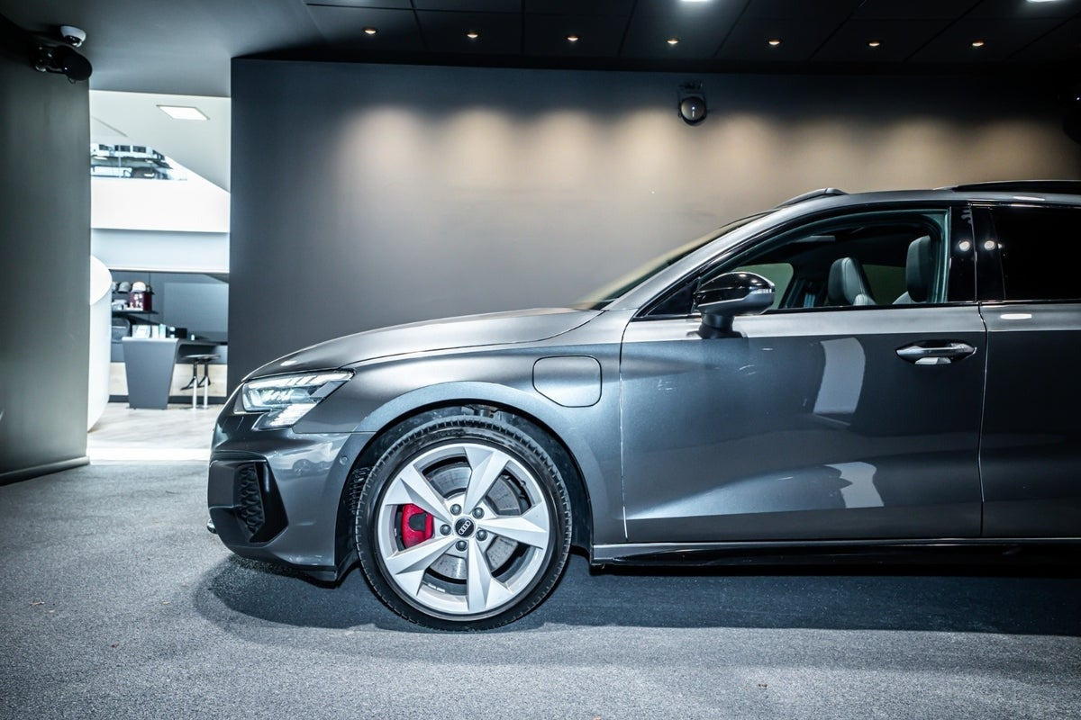 Grå Audi A3 fra 2021