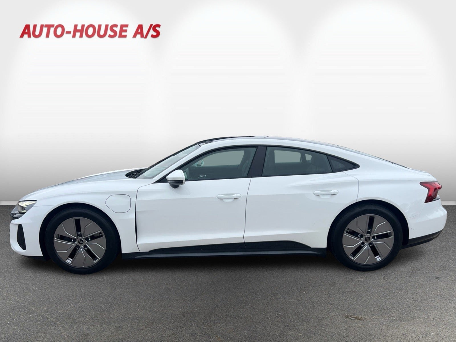 Hvid Audi e-tron GT fra 2024