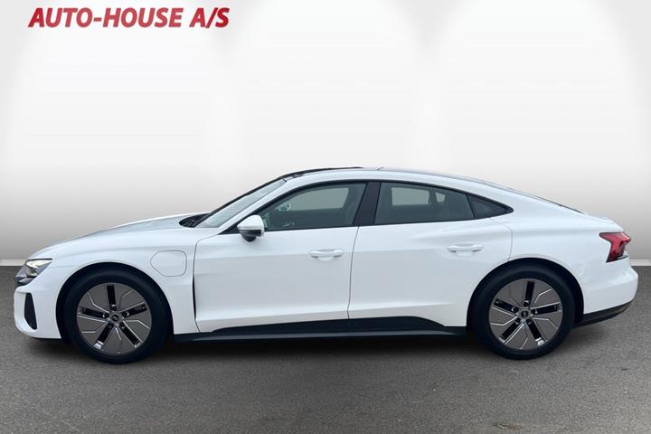 Hvid Audi e-tron GT fra 2024
