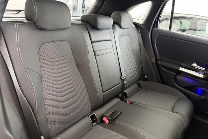 Sort Mercedes EQA250+ fra 2026
