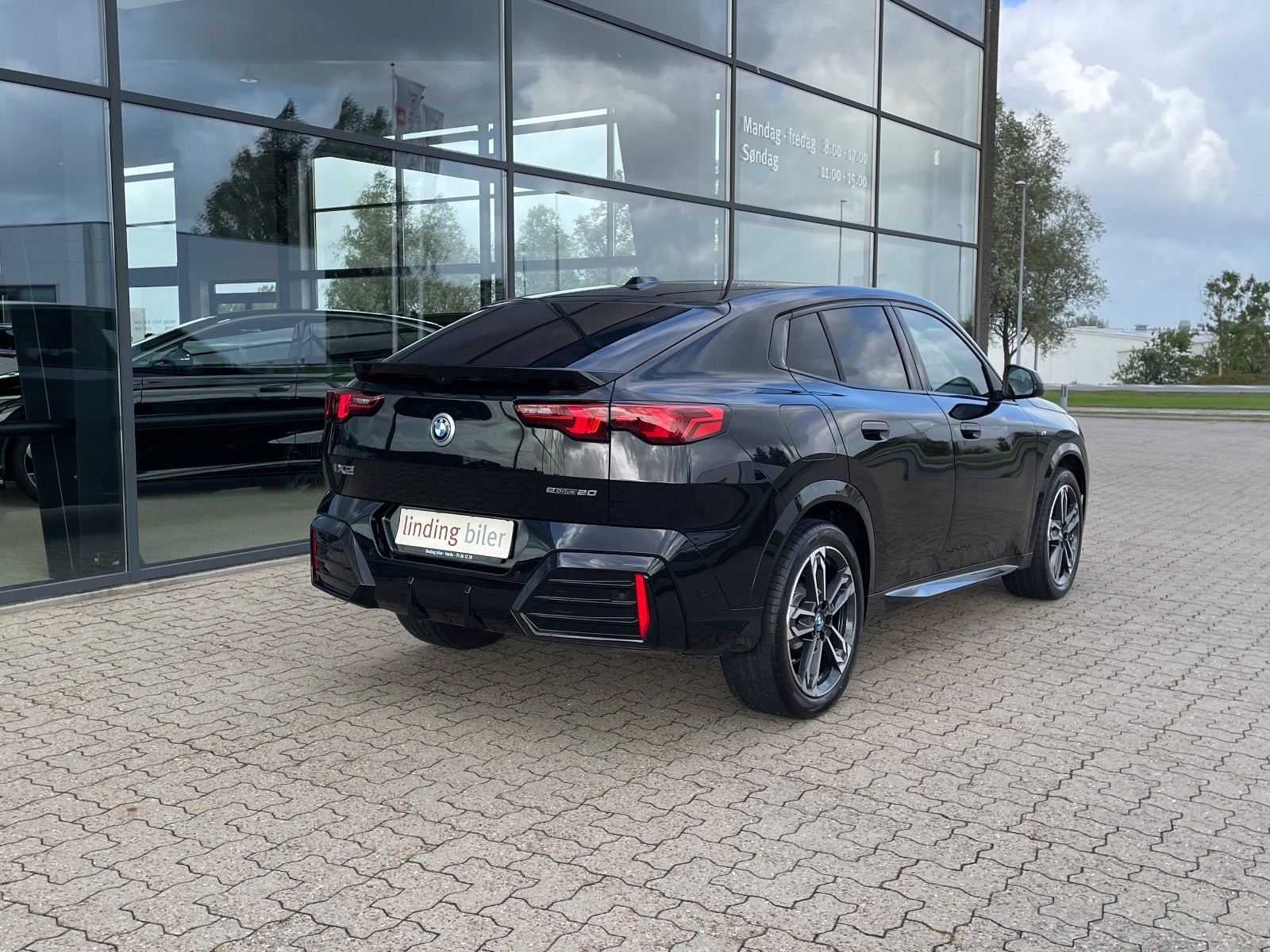 Sort BMW iX2 fra 2025