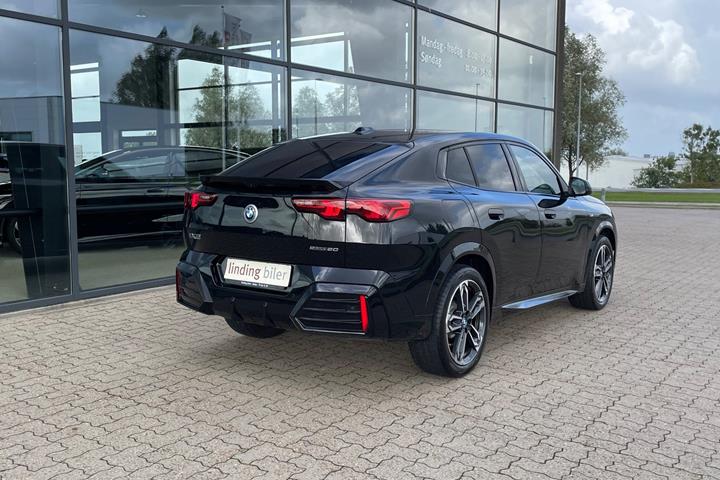 Sort BMW iX2 fra 2025