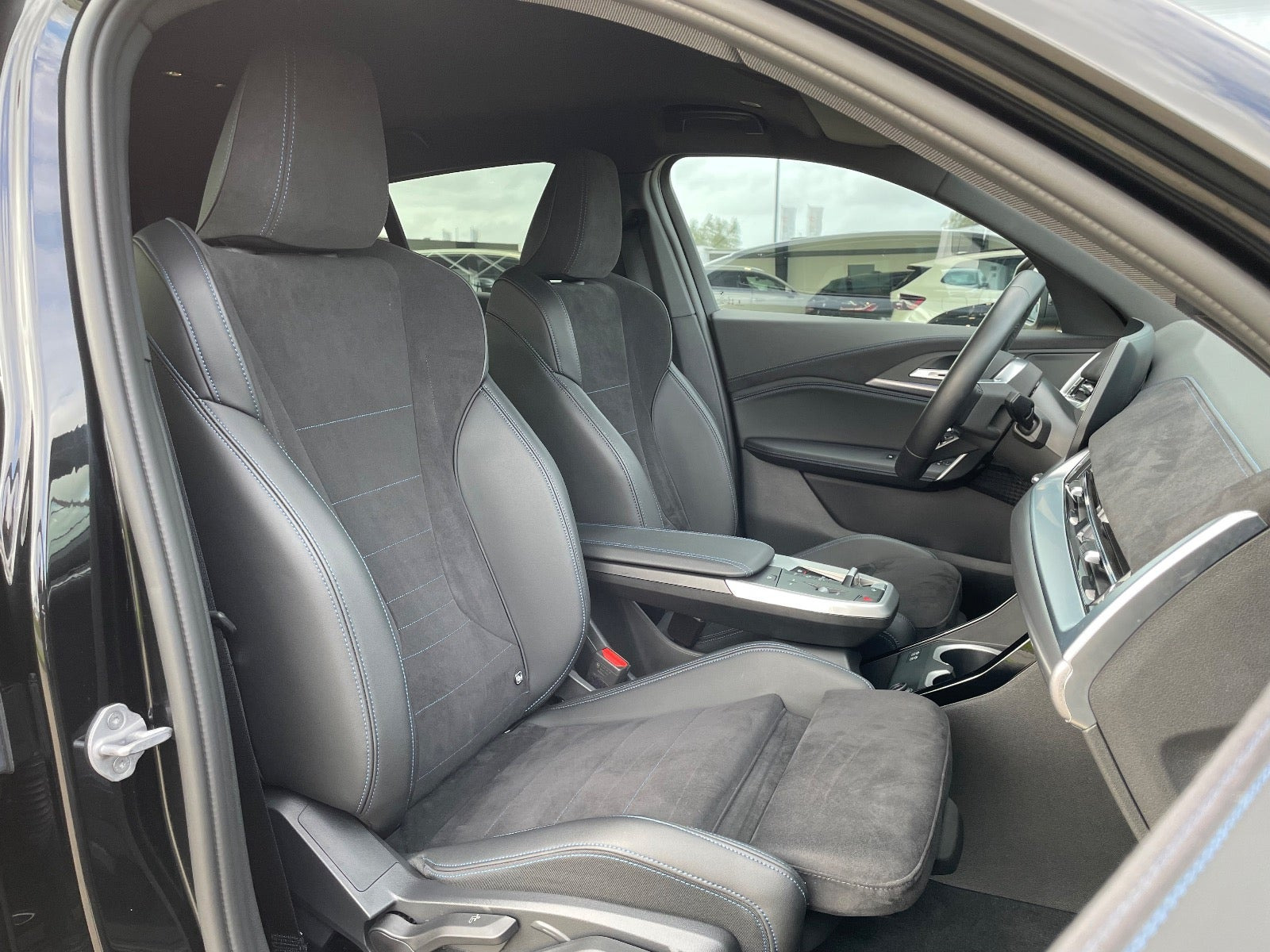 Sort BMW iX2 fra 2025
