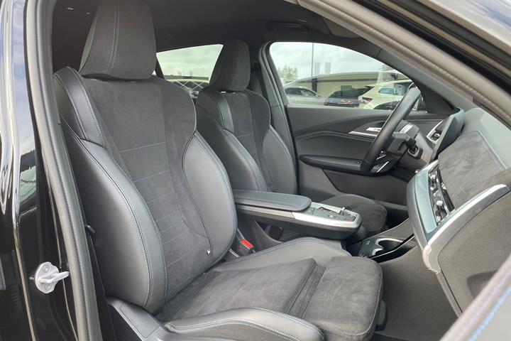 Sort BMW iX2 fra 2025