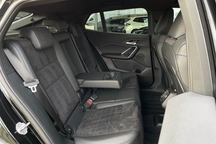 Sort BMW iX2 fra 2025