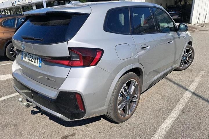 Sølv BMW iX1 fra 2024