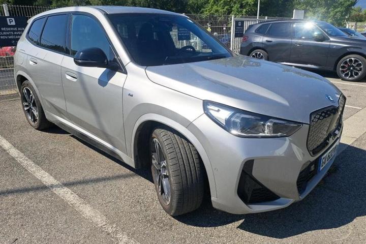 Sølv BMW iX1 fra 2024