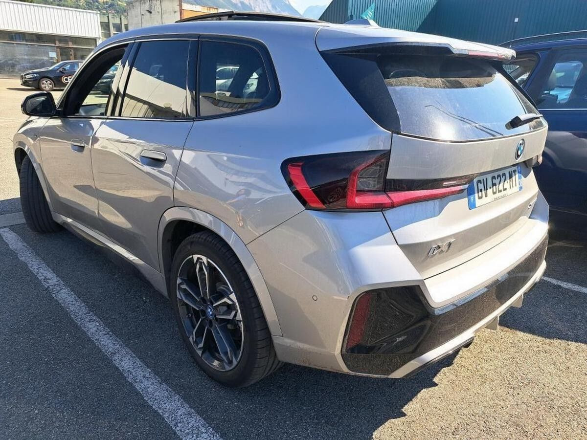 Sølv BMW iX1 fra 2024
