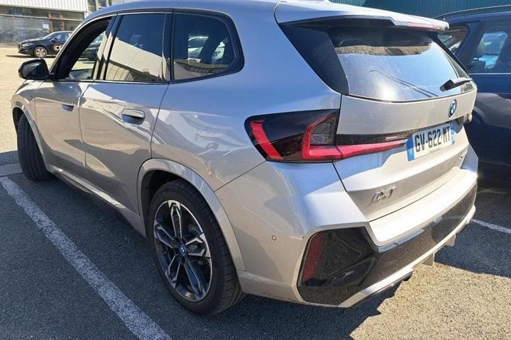 Sølv BMW iX1 fra 2024