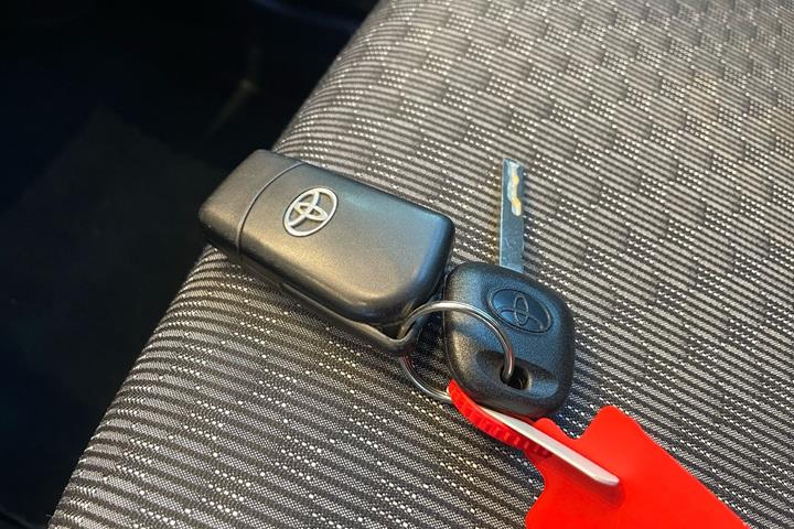 Sølv Toyota Yaris fra 2015