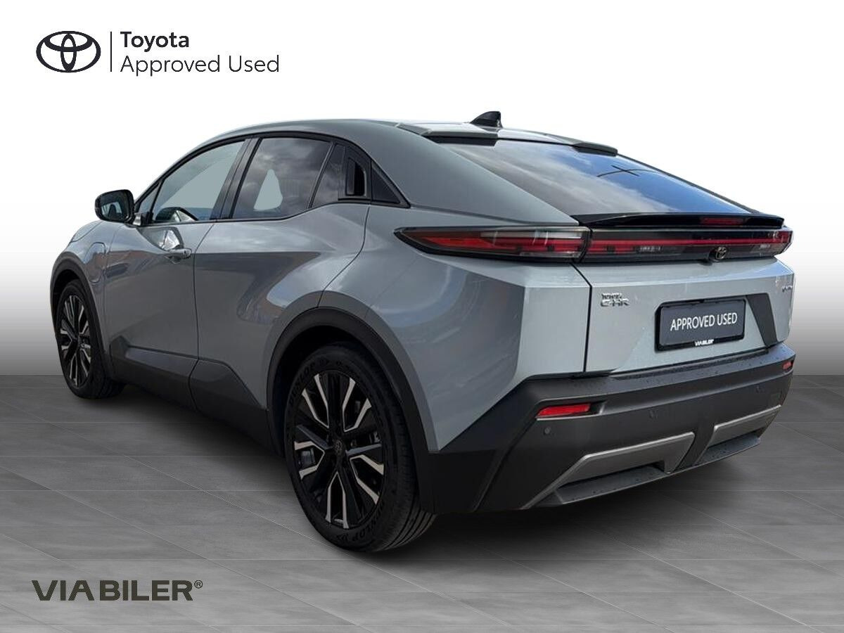 Grå Toyota Toyota C-HR+ fra 2026