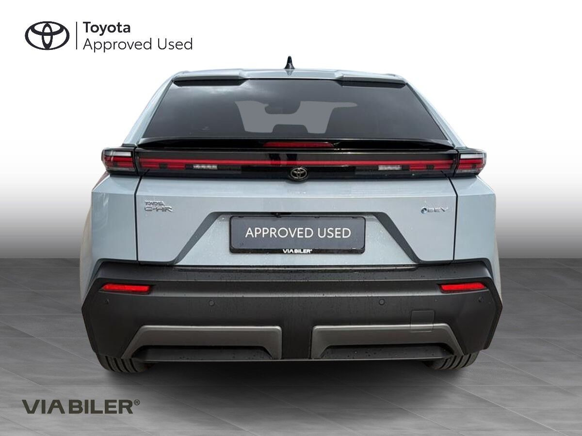 Grå Toyota Toyota C-HR+ fra 2026