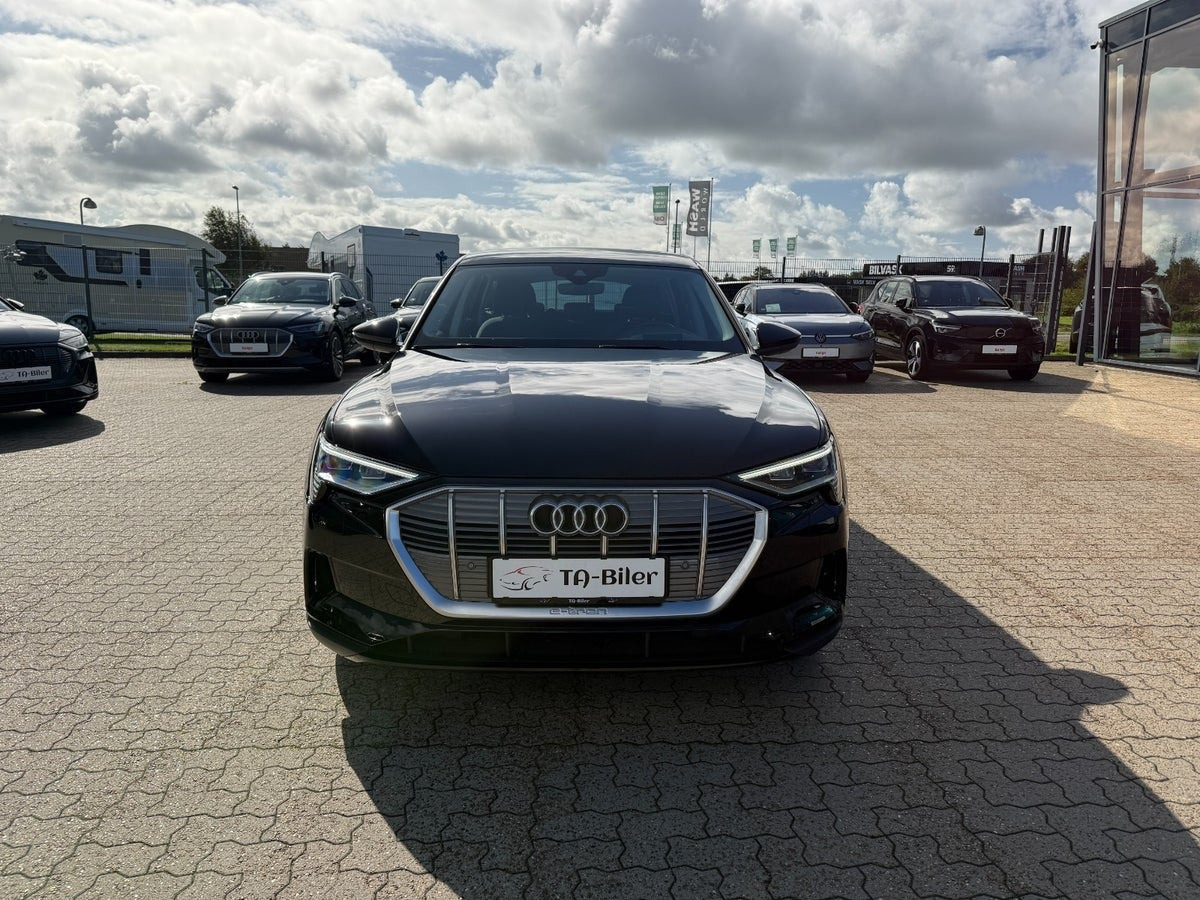 Sort Audi e-tron fra 2022