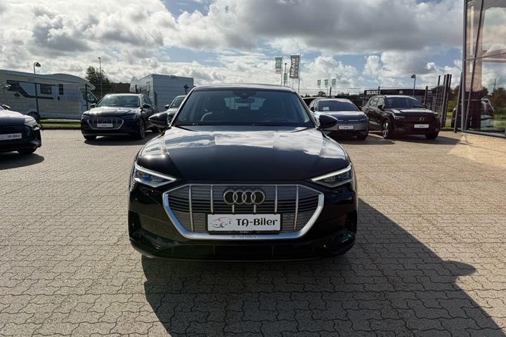 Sort Audi e-tron fra 2022