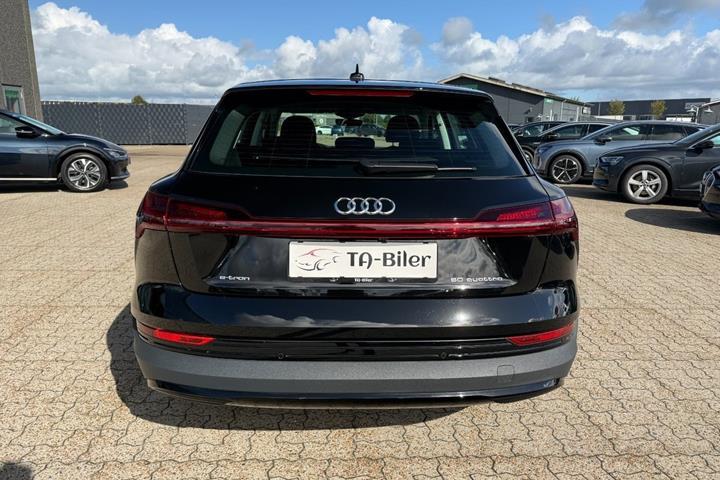 Sort Audi e-tron fra 2022