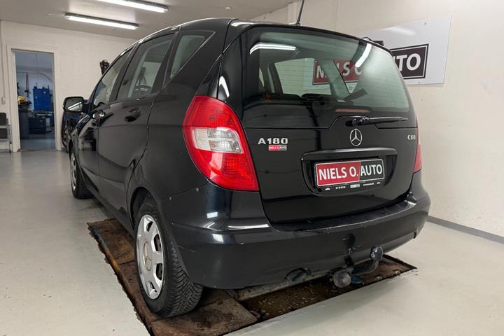 Sort Mercedes A180 fra 2009