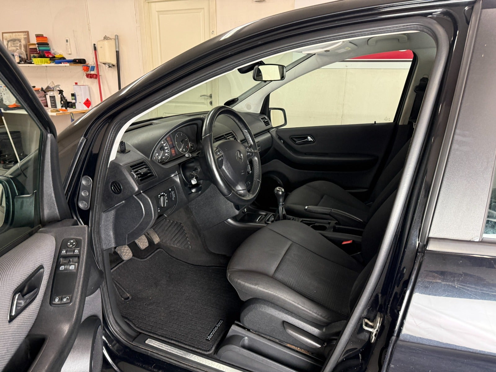 Sort Mercedes A180 fra 2009