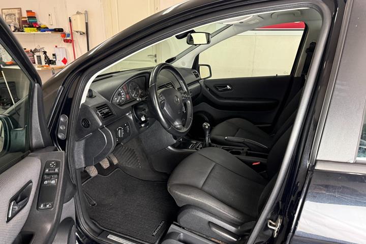 Sort Mercedes A180 fra 2009