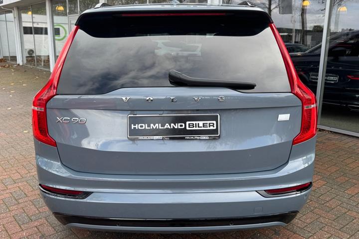 Grå Volvo XC90 fra 2023