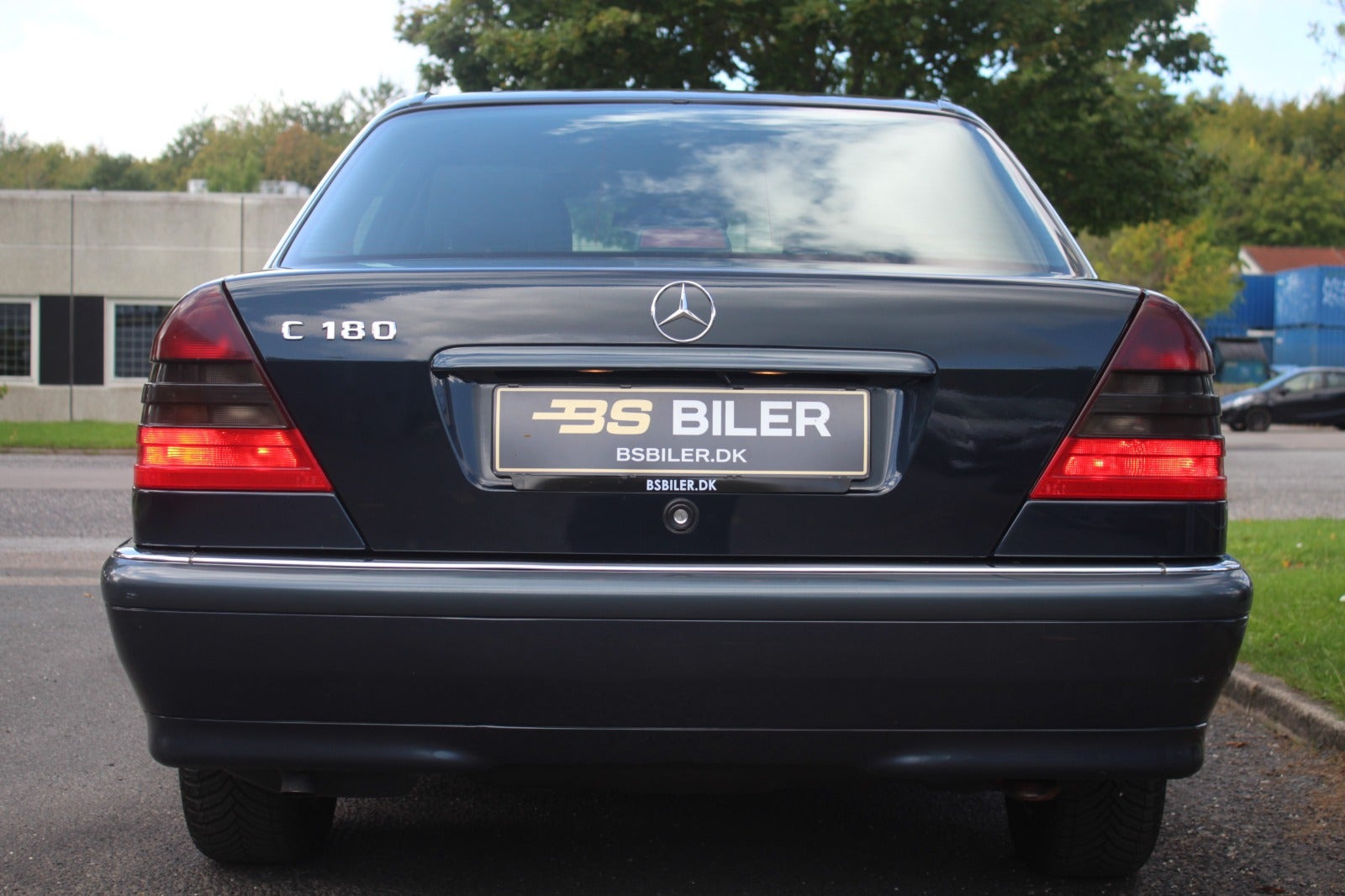 Blå Mercedes C180 fra 1998
