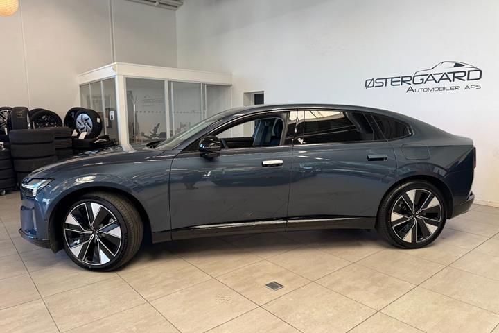 Blå Volvo ES90 fra 2026