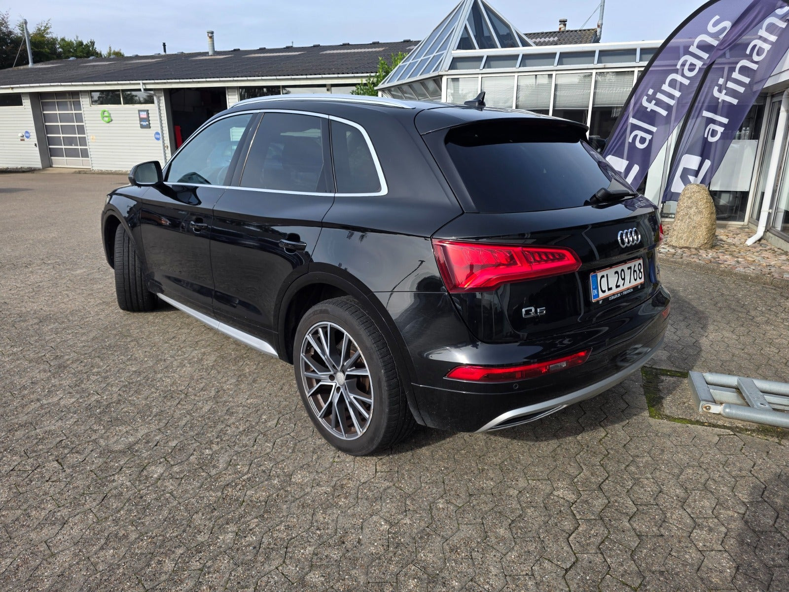 Sort Audi Q5 fra 2017