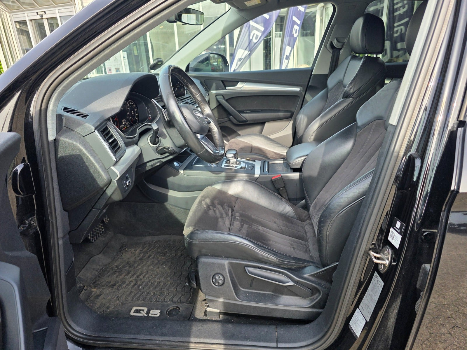 Sort Audi Q5 fra 2017