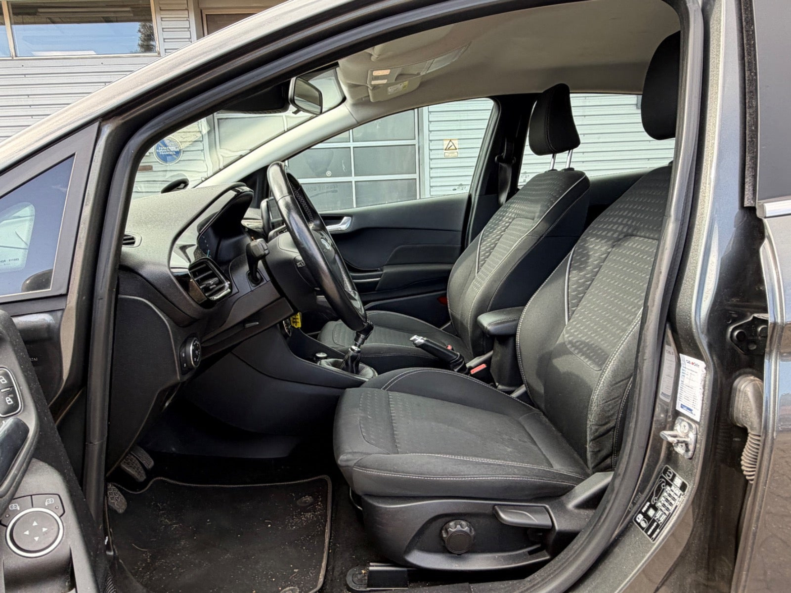 Grå Ford Fiesta fra 2018