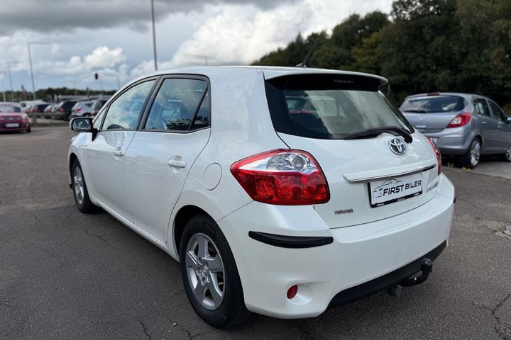 undefined Toyota Auris fra 2010