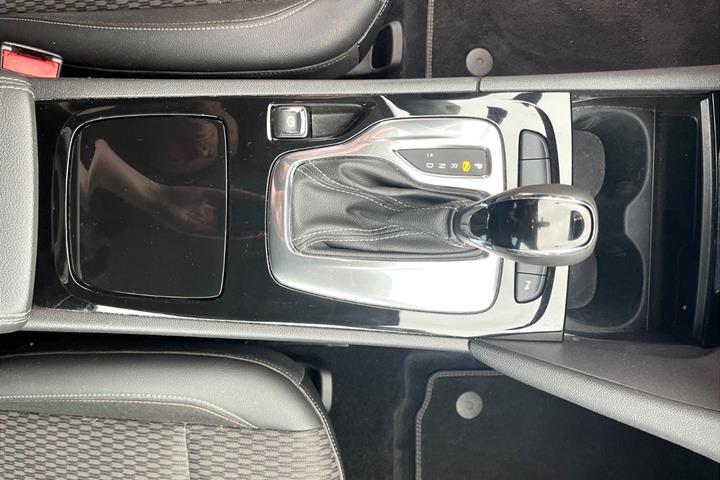 Grå Opel Insignia fra 2018