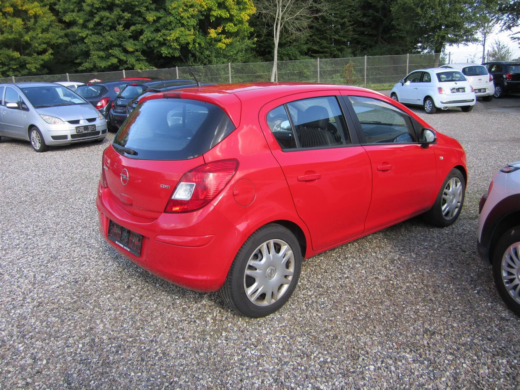Rød Opel Corsa fra 2010