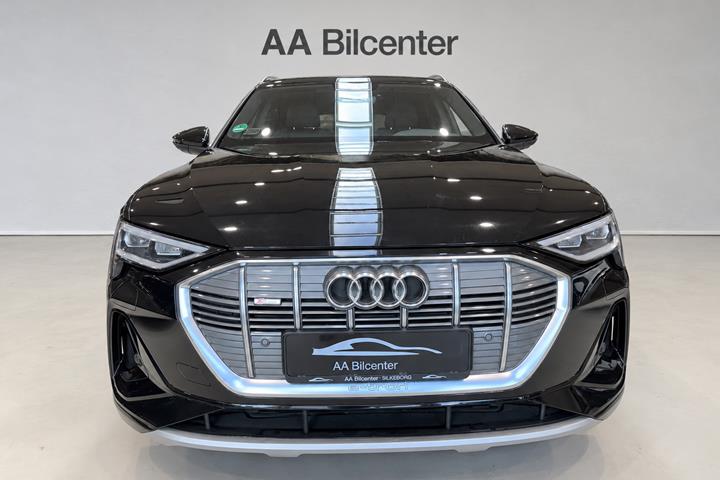 Sort Audi e-tron fra 2023