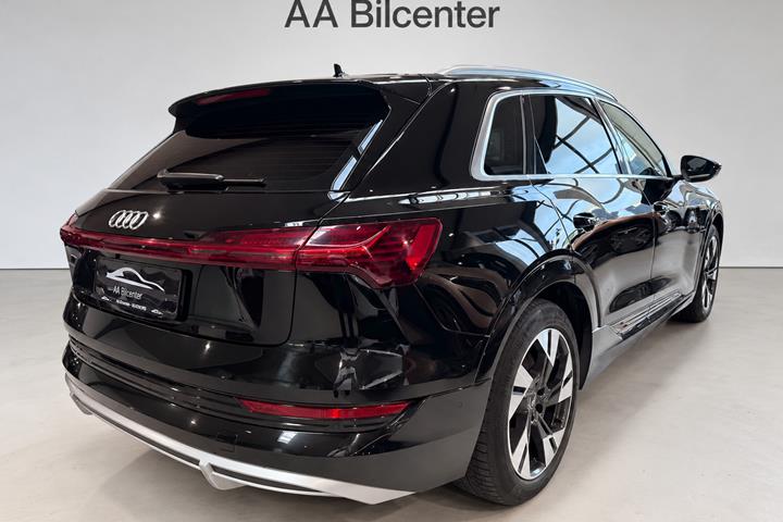 Sort Audi e-tron fra 2023