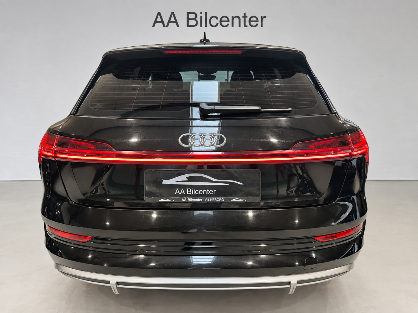 Sort Audi e-tron fra 2023