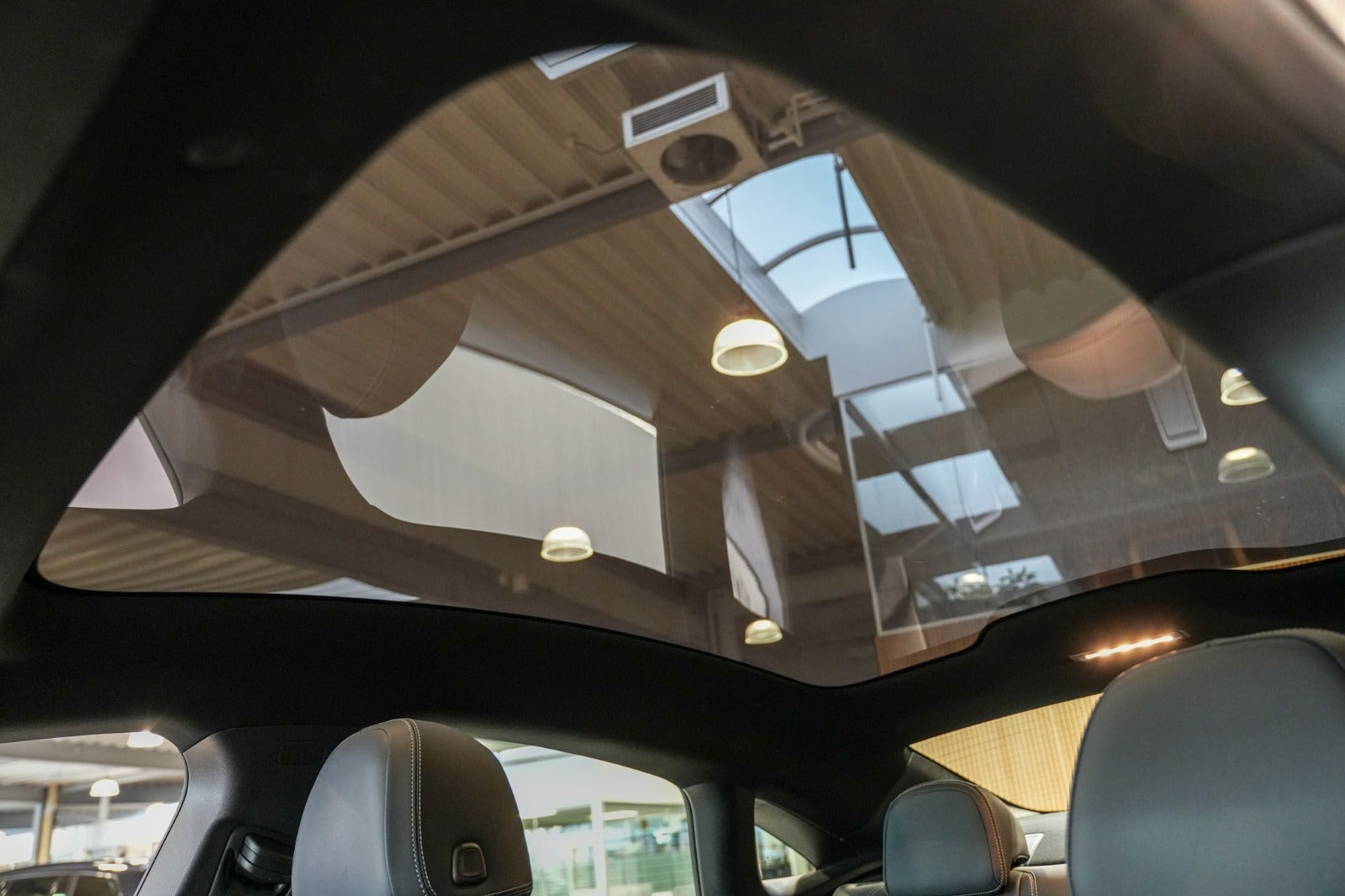 Sort Mercedes CLA250+ fra 2025