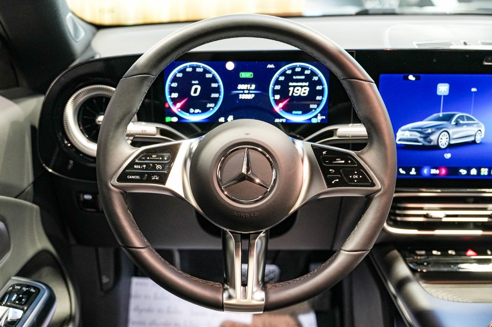 Sort Mercedes CLA250+ fra 2025