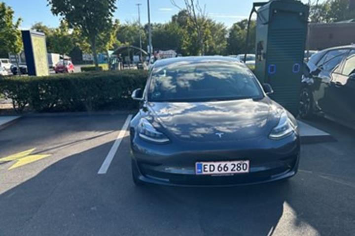 undefined Tesla Model 3 fra 2019