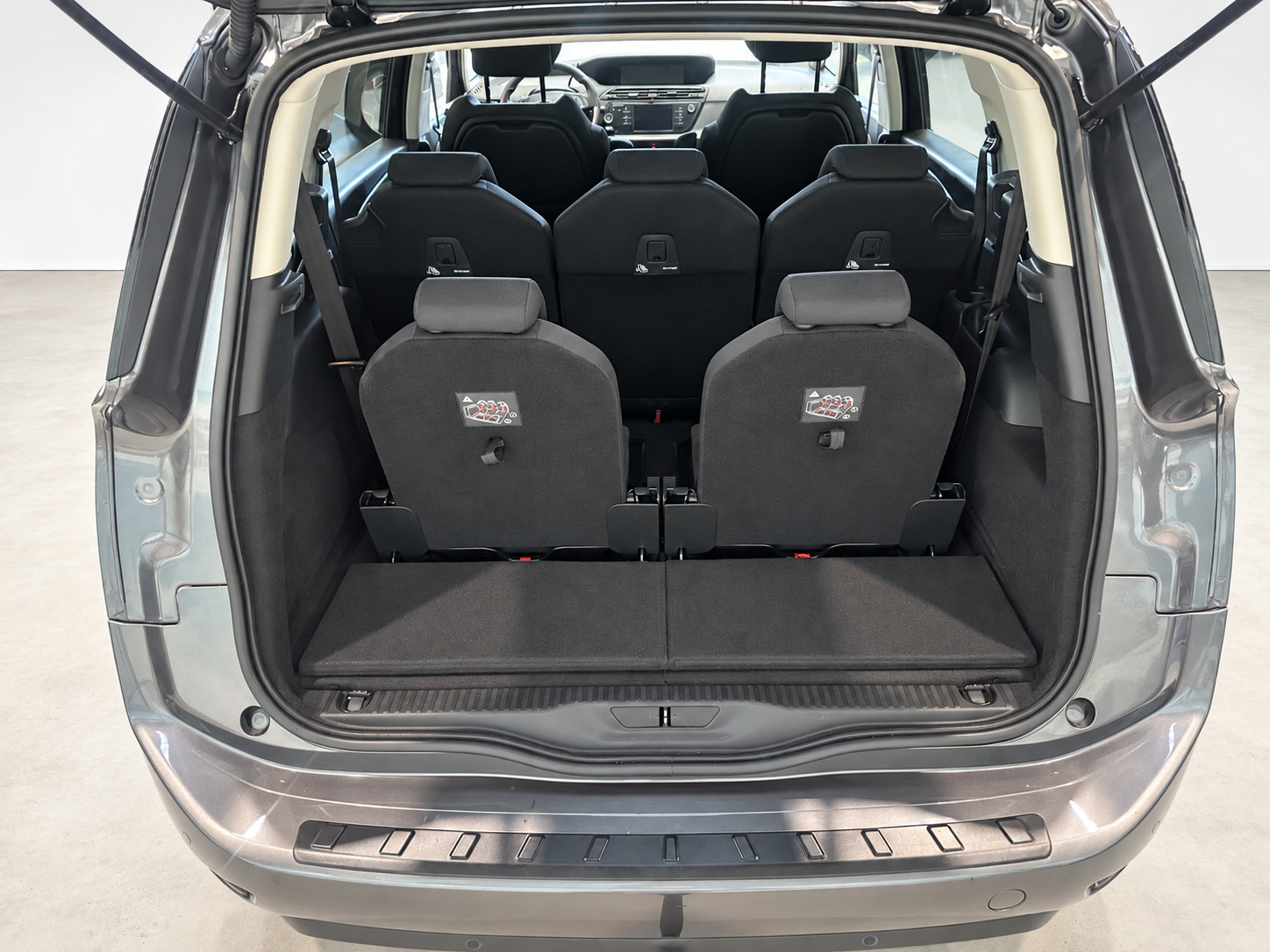 Grå Citroën Grand C4 Picasso fra 2017