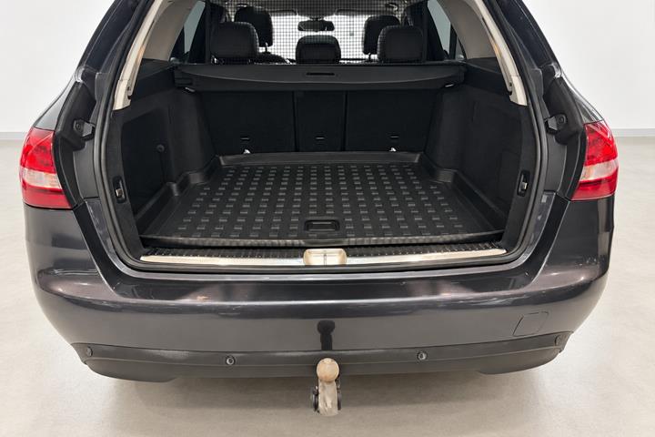 Grå Mercedes C200 d fra 2016