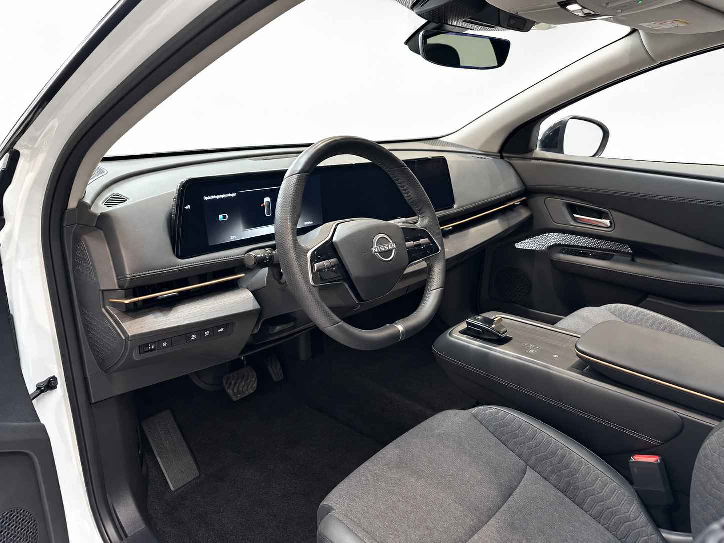 Hvid Nissan Ariya fra 2024