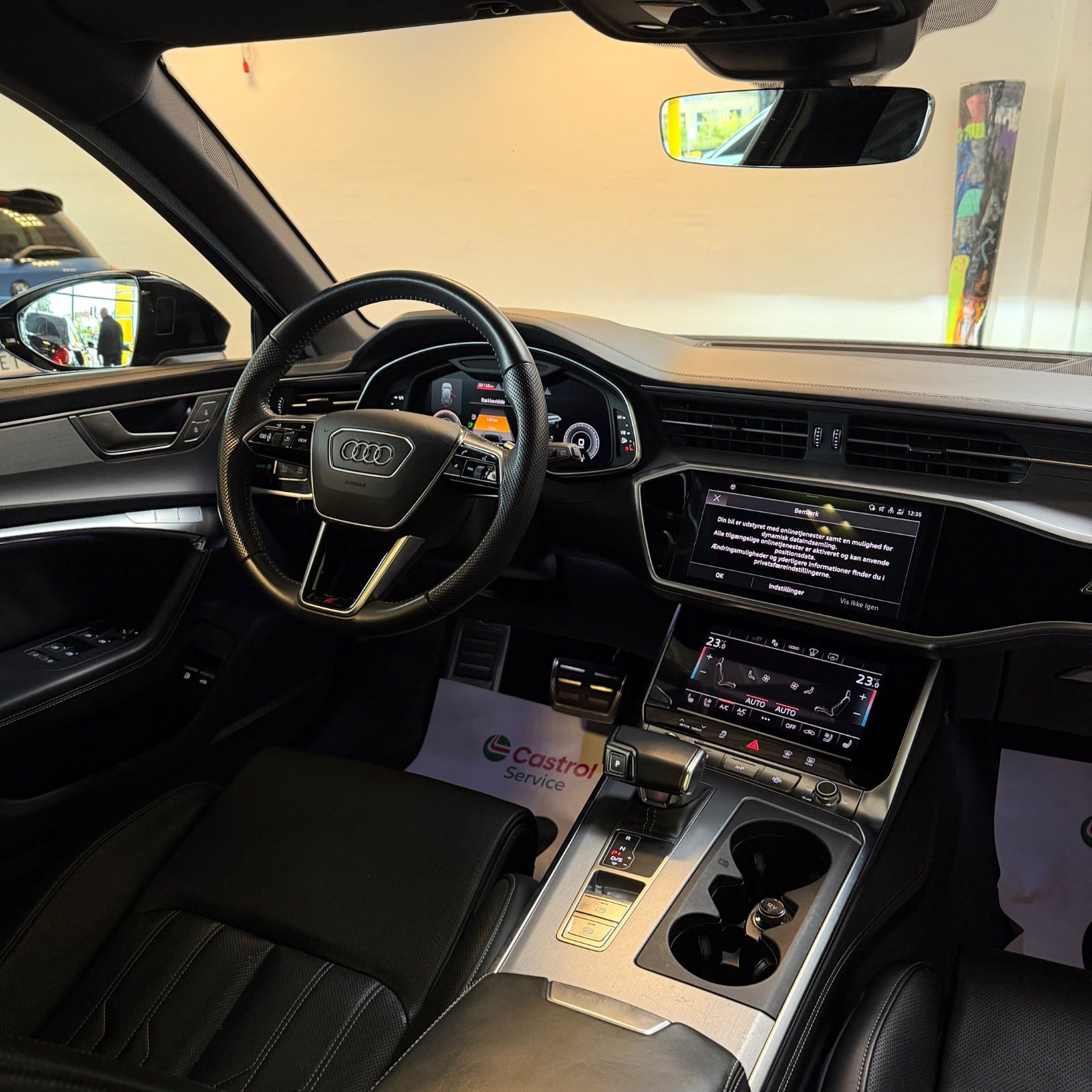 Grå Audi A6 fra 2020